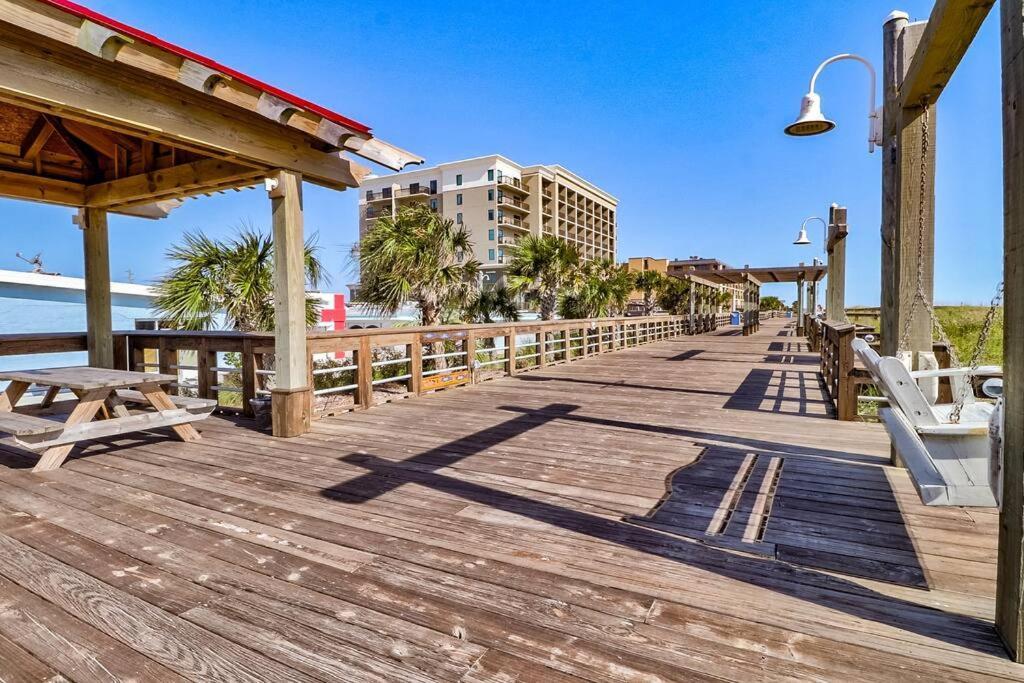 Oceanfront * Pool * Elevator * Boardwalk Apartman Carolina Beach Kültér fotó
